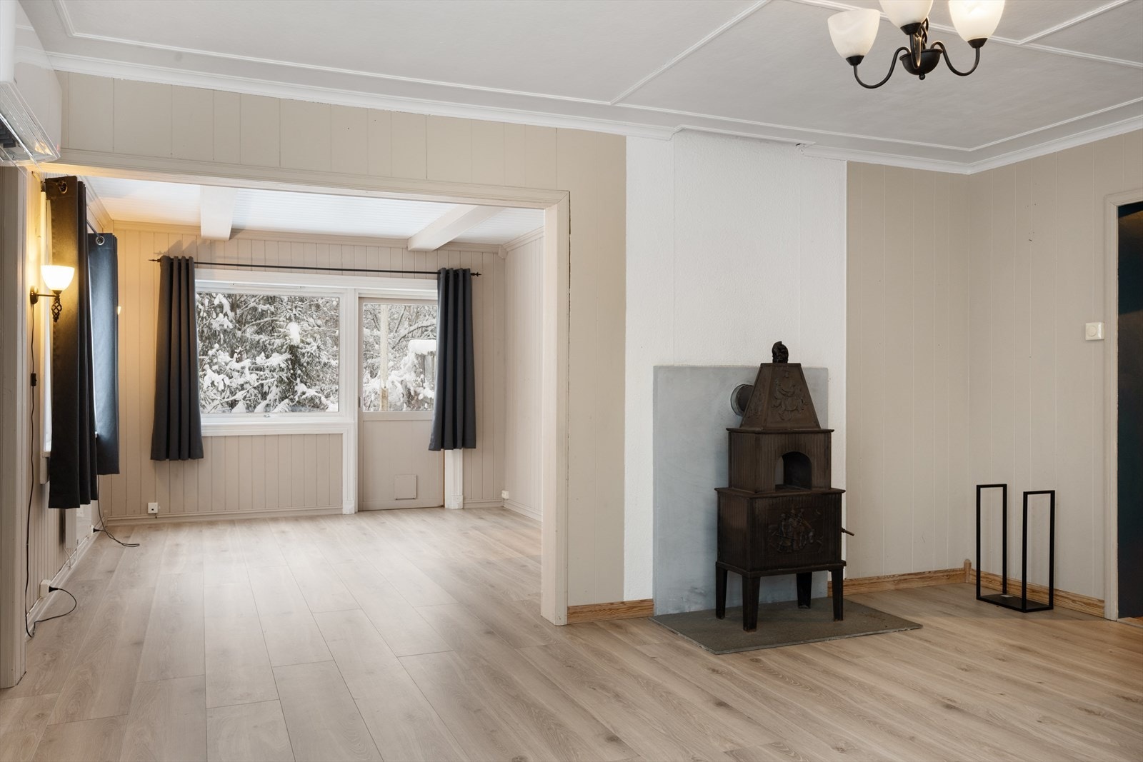 Vinduene slipper inn godt med naturlig lys og det er hovedsakelig lyse overflater. Galleribilde