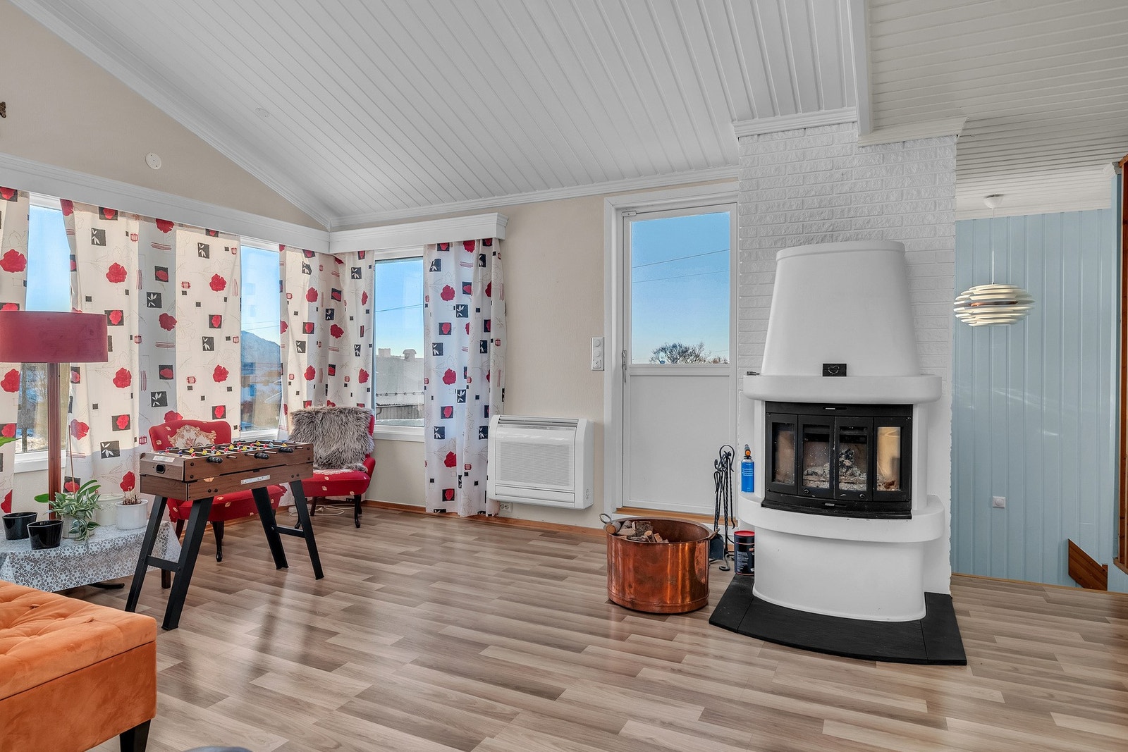 Boligen har vedfyring og varmepumpe Galleribilde