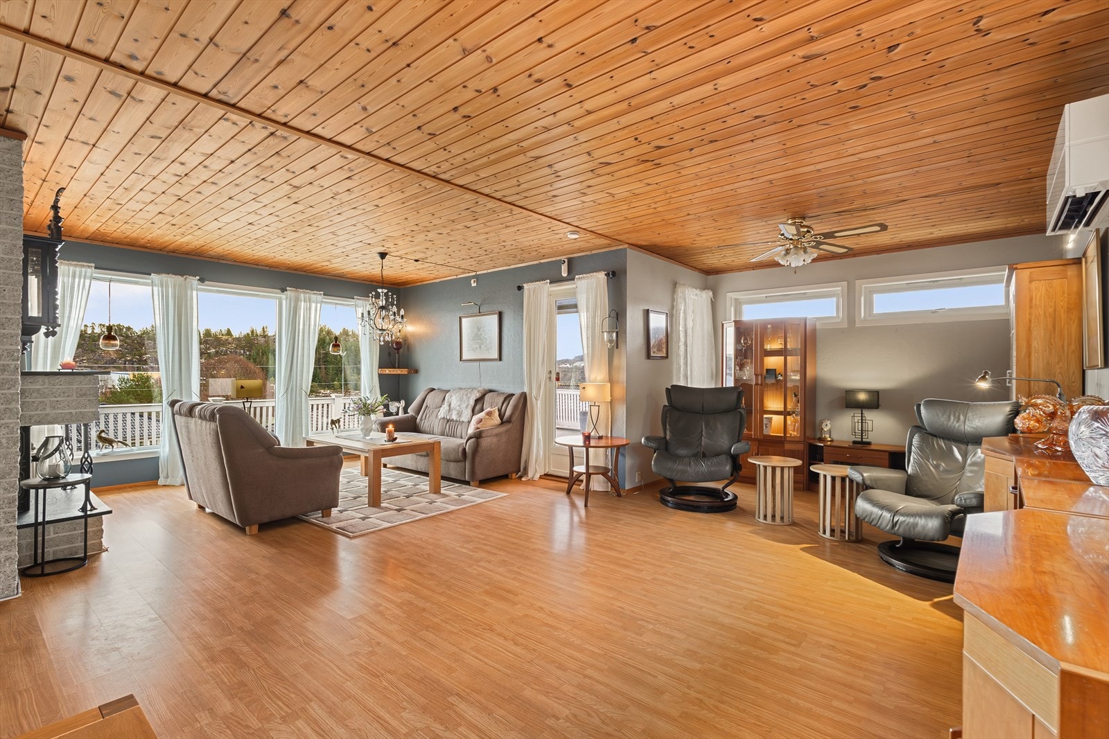 Fra stuen er det utgang til terrassen. Galleribilde