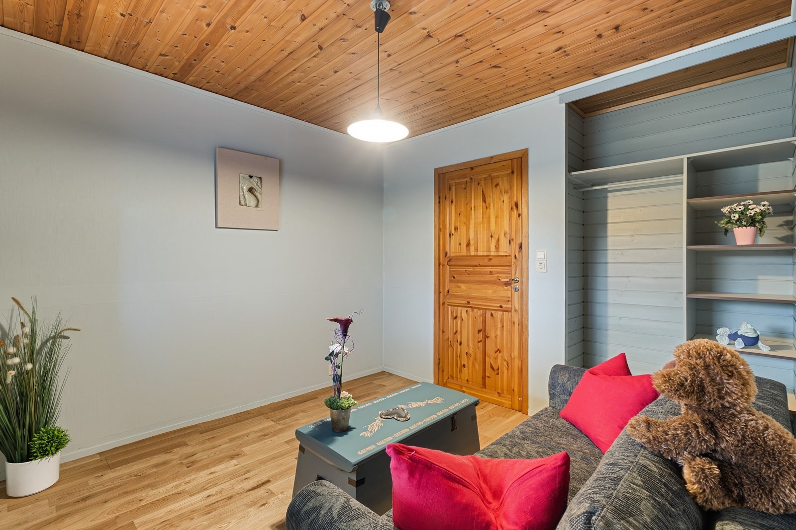 Soverom med nisje hvor man kan montere hyller og knagger. Galleribilde