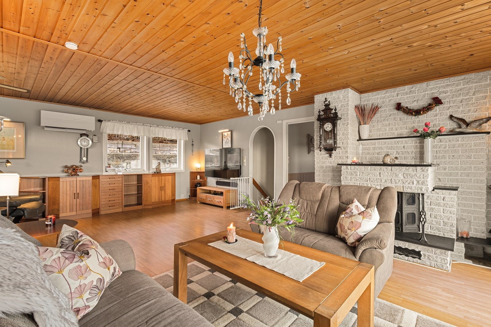 I tillegg til peis er det også en varmepumpe. Galleribilde