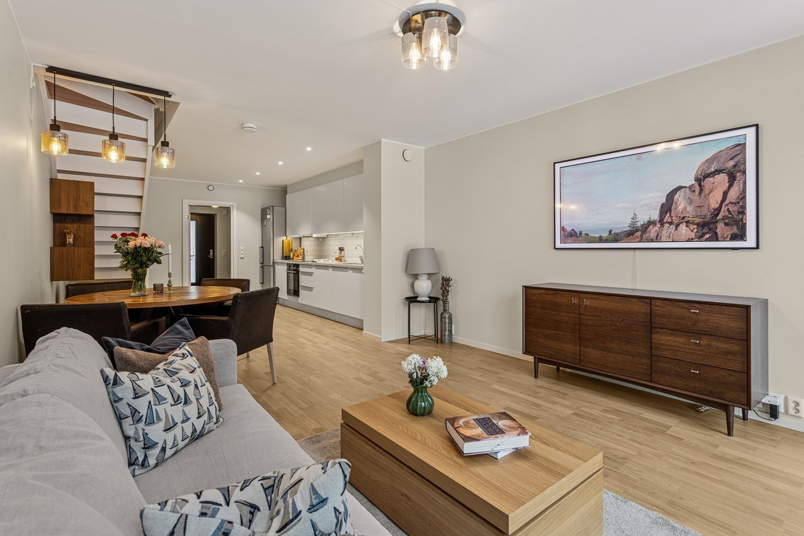 Boligen har en gjennomført helhet, god kvalitet på materialer og utstyr. Galleribilde