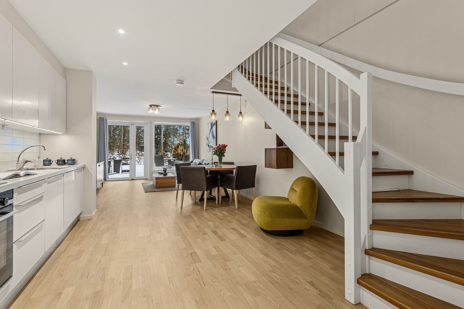 Velkommen til Bispeluelia 4D. Moderne rekkehus fra 2020 med meget fin beliggenhet, gode solforhold og god standard. Galleribilde