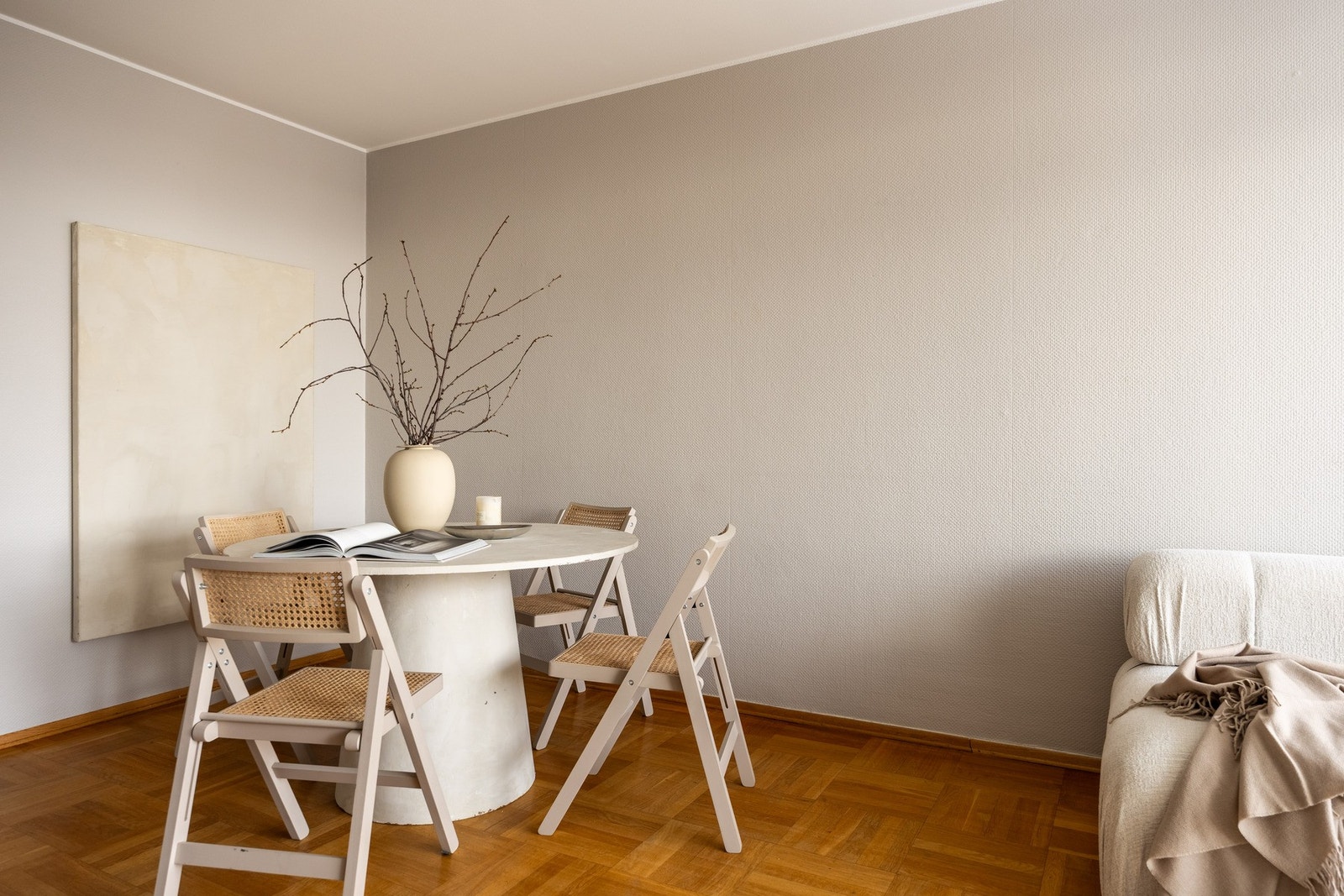 Stuen kan enkelt innredes med ønskelige møblementer. Galleribilde