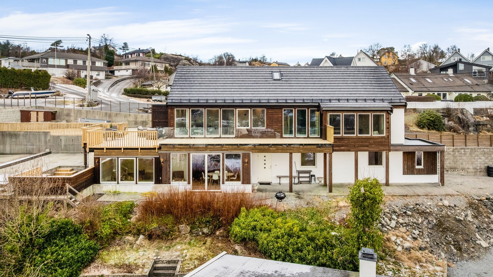 Dette er en innholdsrik og moderne eiendom som bør oppleves! Galleribilde