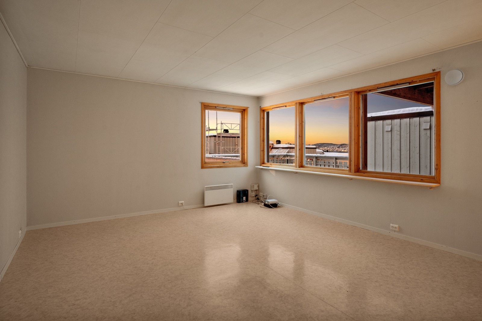 Stuen i 2.etg har nydelig utsikt mot Tromsøya.