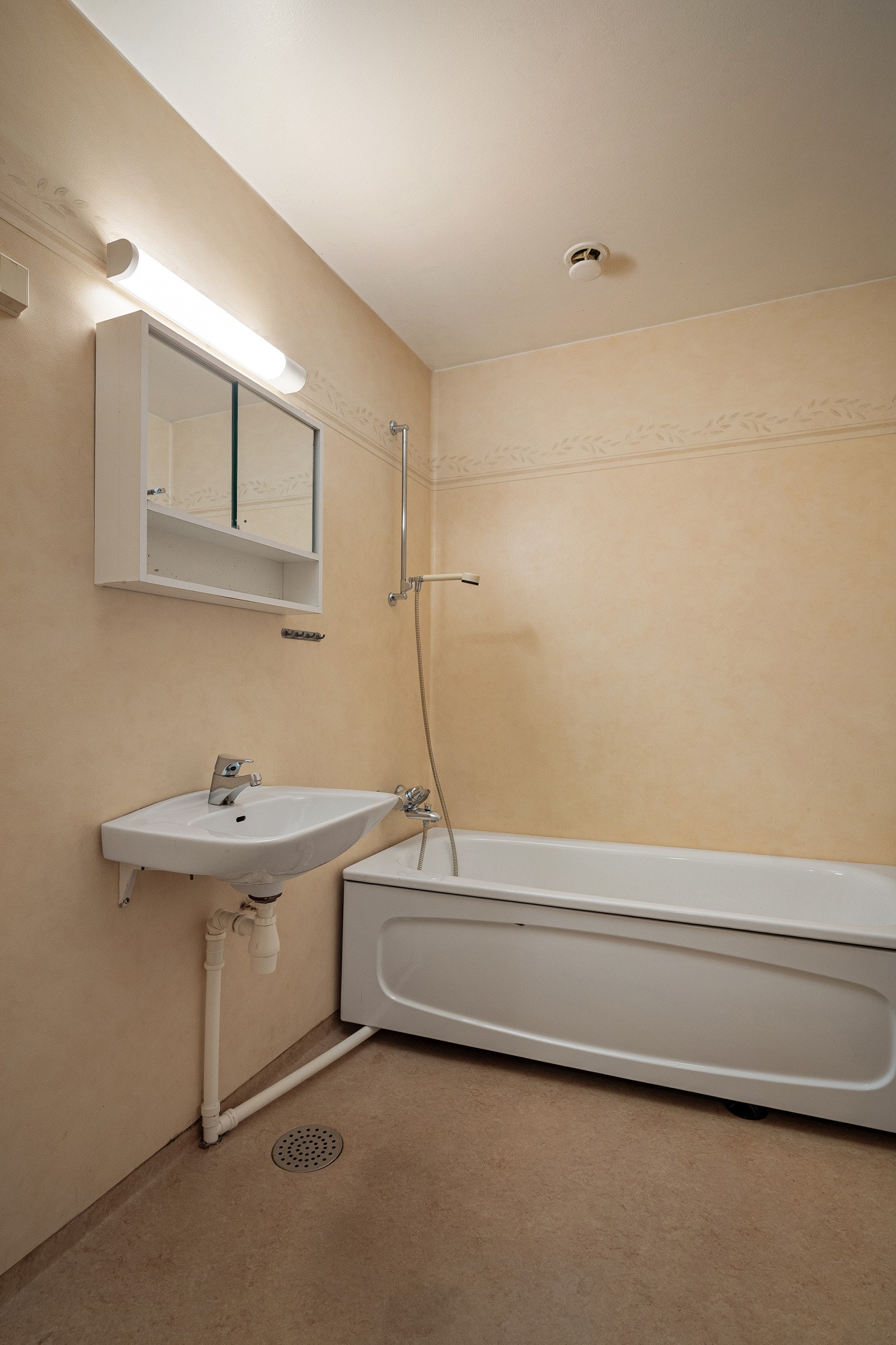 Baderom med badekar.