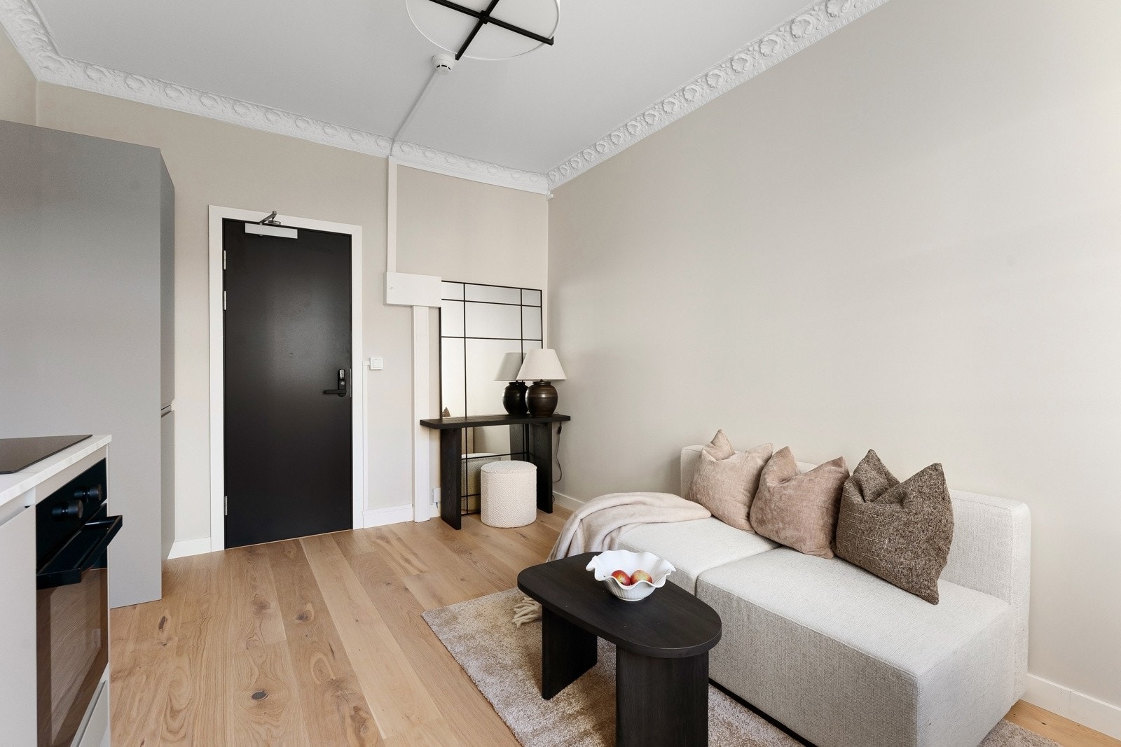 Flere leiligheter i borettslaget har valgt å etablere plassbygde løsninger, noe som gir en mer effektiv og funksjonell utnyttelse av boligens areal Galleribilde