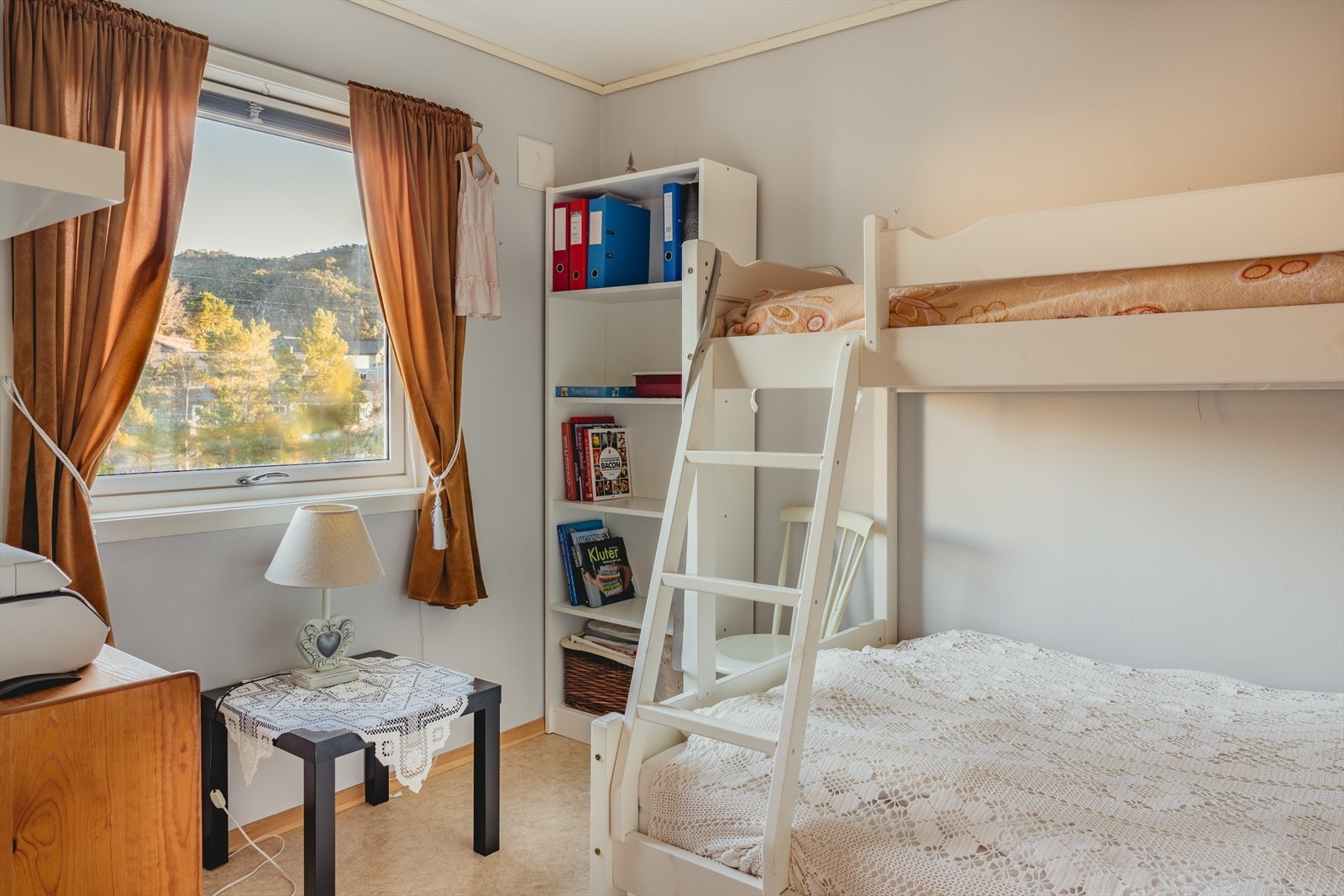 Soverom 2 - passer ypperlig til gjesterom, barnerom eller hjemmekontor! Galleribilde