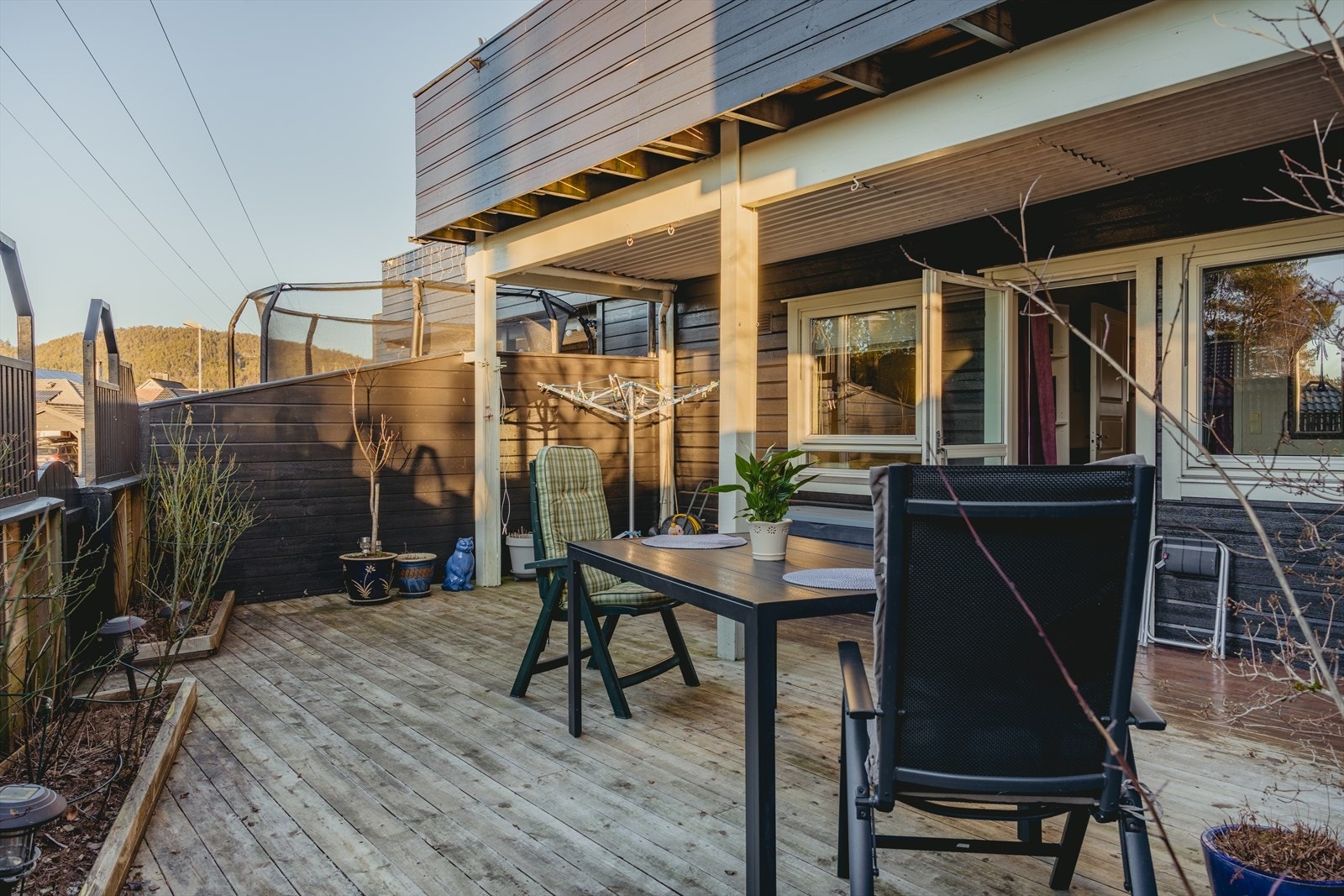 Sørvestvendt beliggenhet med svært gode solforhold. Galleribilde