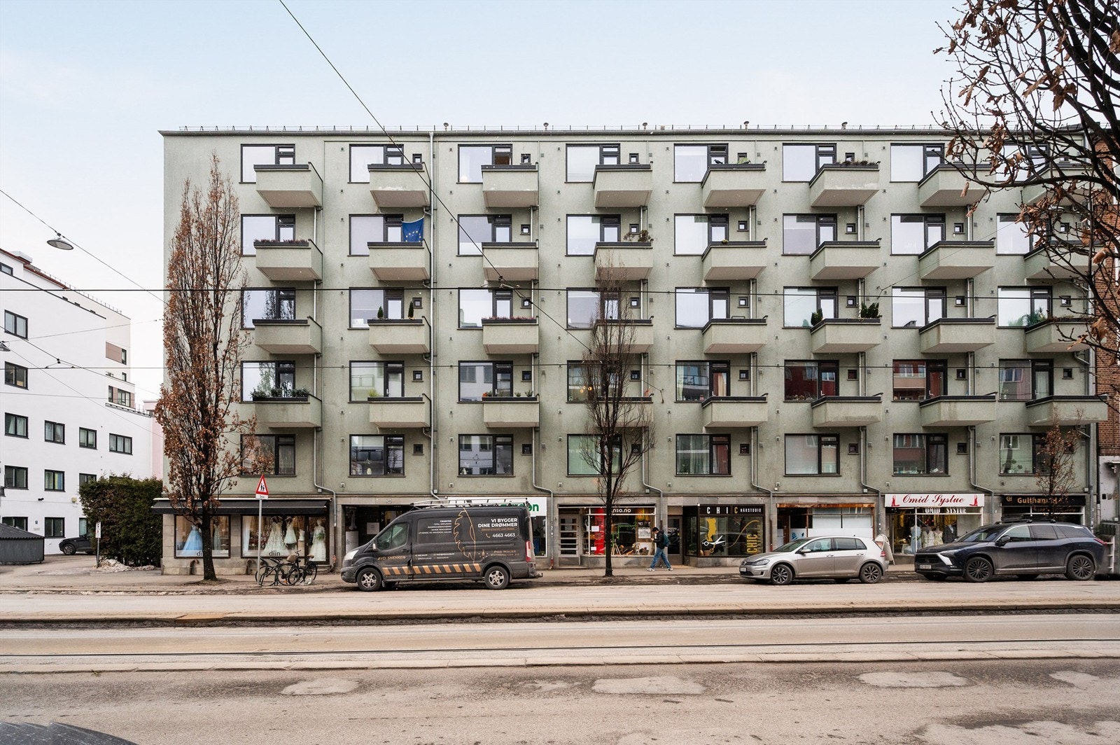 Fasade. Det er heis i bygget og fyring med radiatorer inkludert i felleskostnadene Galleribilde