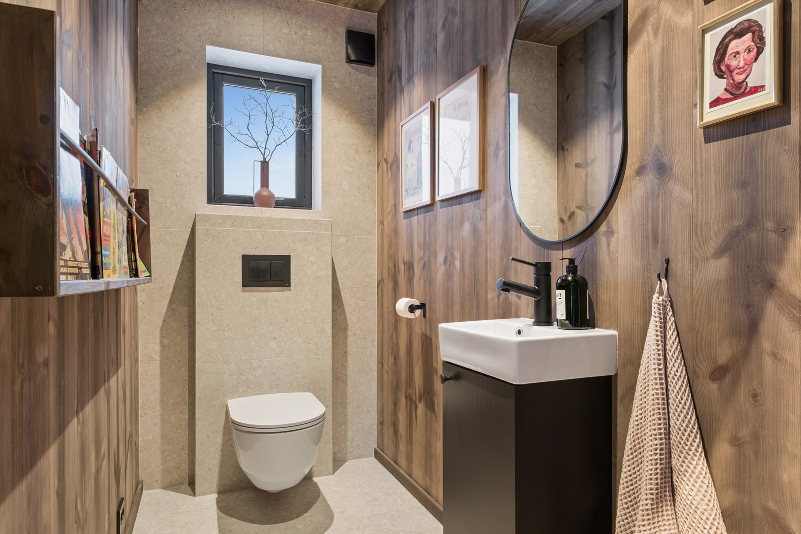 Praktisk WC rett ved entreen. Galleribilde