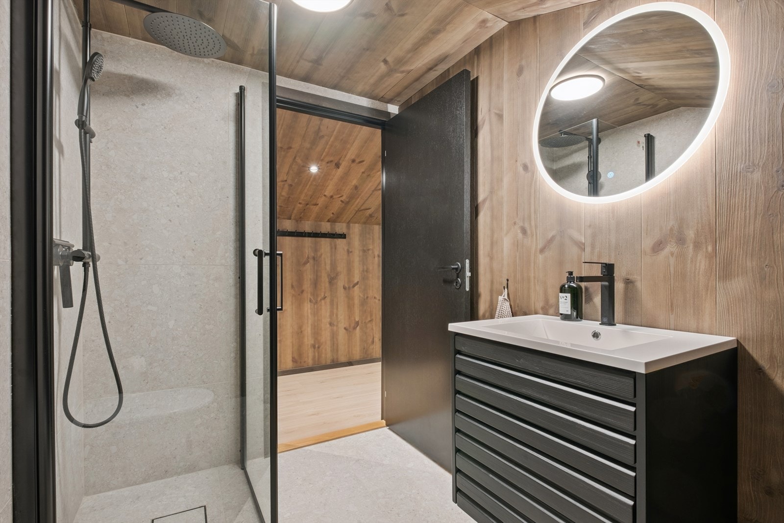 Lekker bad med delikat innredning. Galleribilde