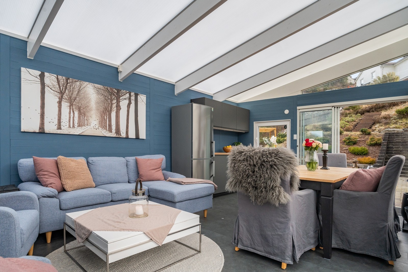 Denne er perfekt for sosiale sammenkomster eller om man trenger et ekstra oppholdsrom. Galleribilde