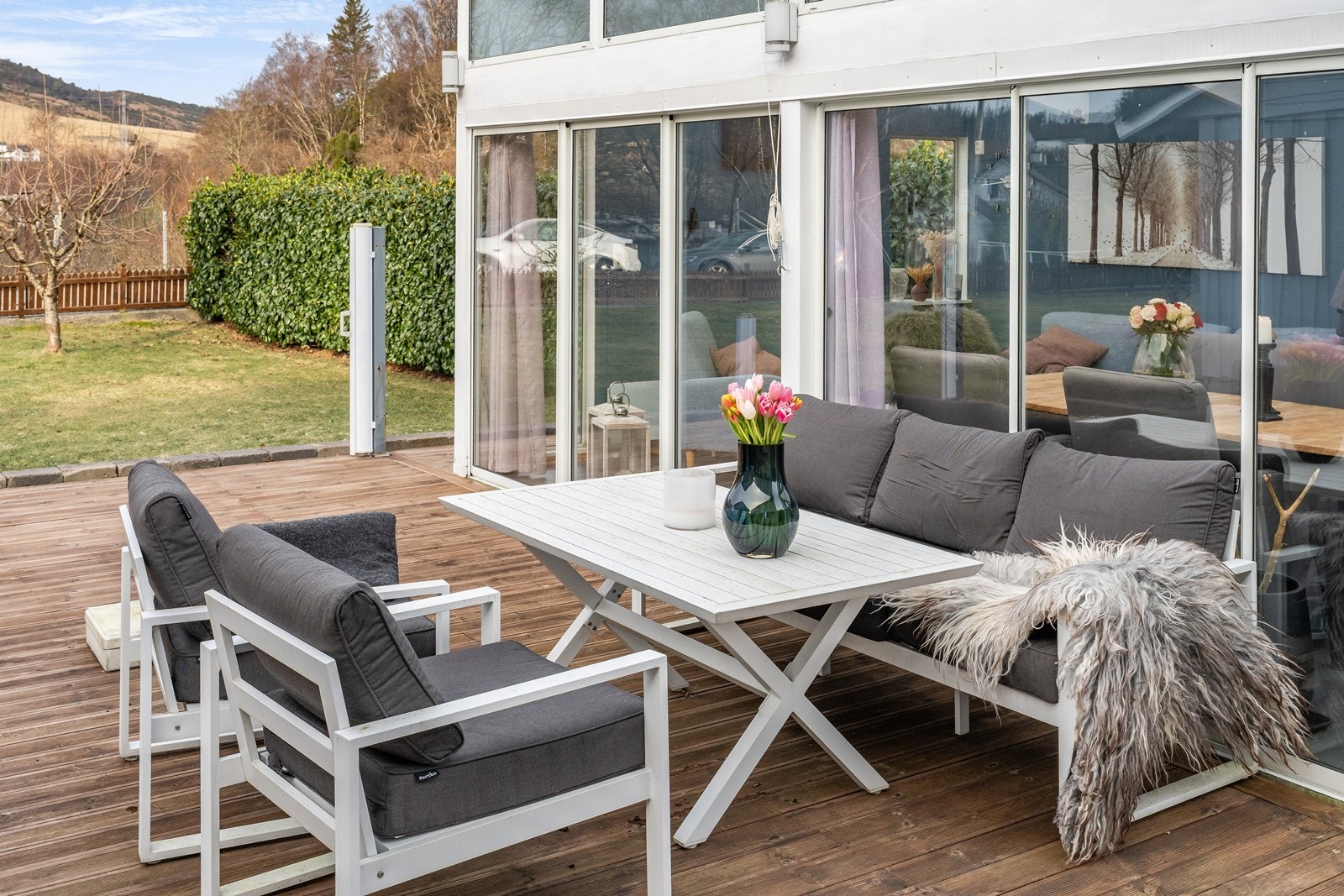 Plattingen er av god størrelse og har fleksibelt bruksområde. Galleribilde