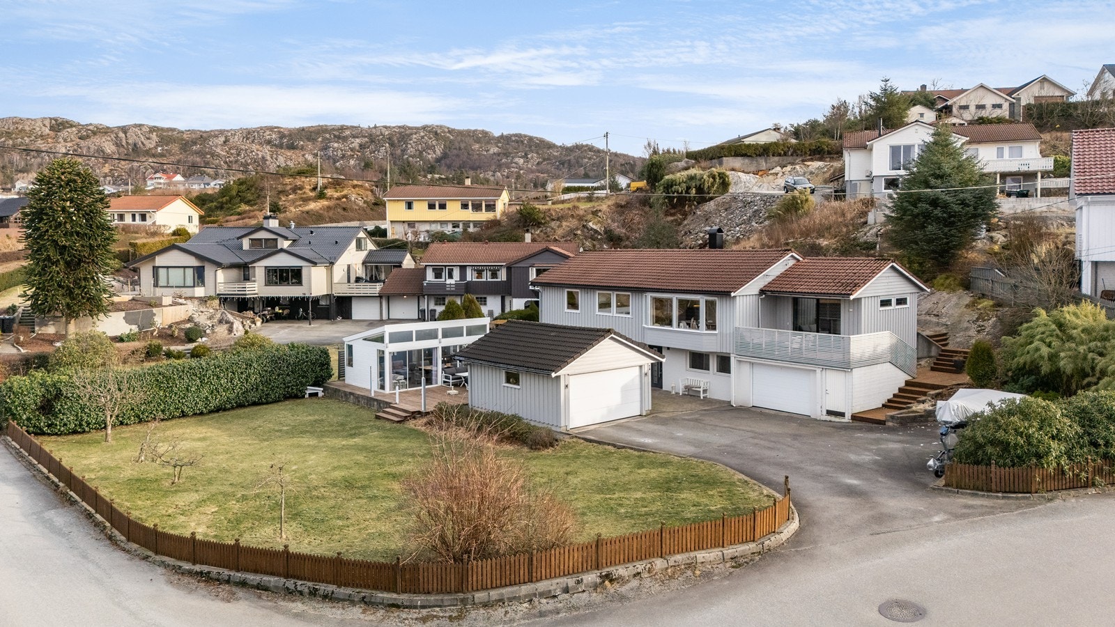 Velkommen til Høgenapvegen 1 - presentert av eiendomsmegler Alexander Kvalevaag Skree v/ Aktiv Eiendomsmegling!
Foto: Mari Staveland. Galleribilde