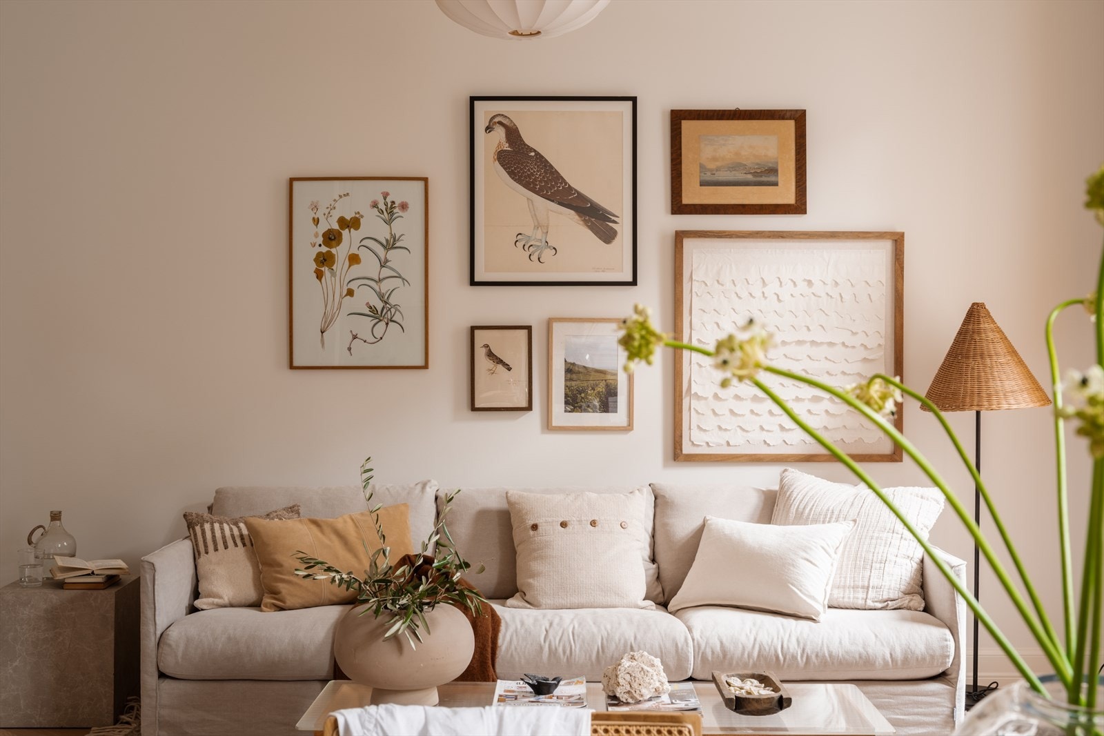 Alle vindusflatene mot syd gir godt med naturlig lys. Galleribilde