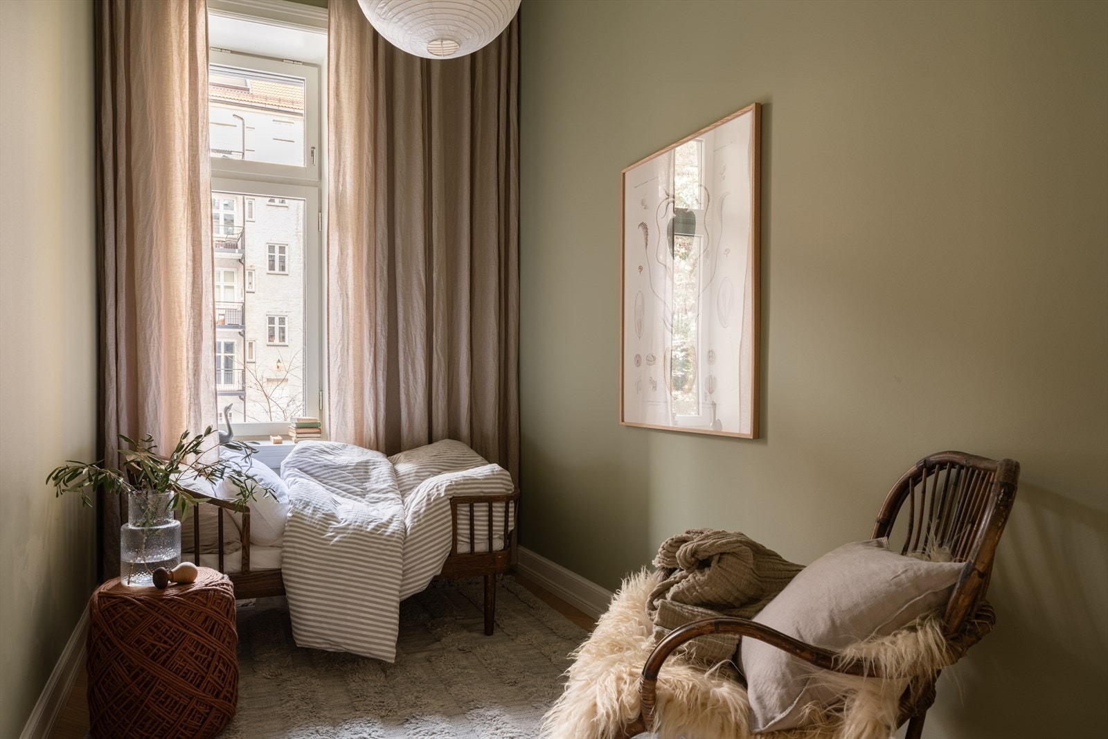 Soverom II - MERK: Rommet er 2,03 meter bredt så man kan fint ha en vanlig dobbeltseng og garderobeskap her. Galleribilde