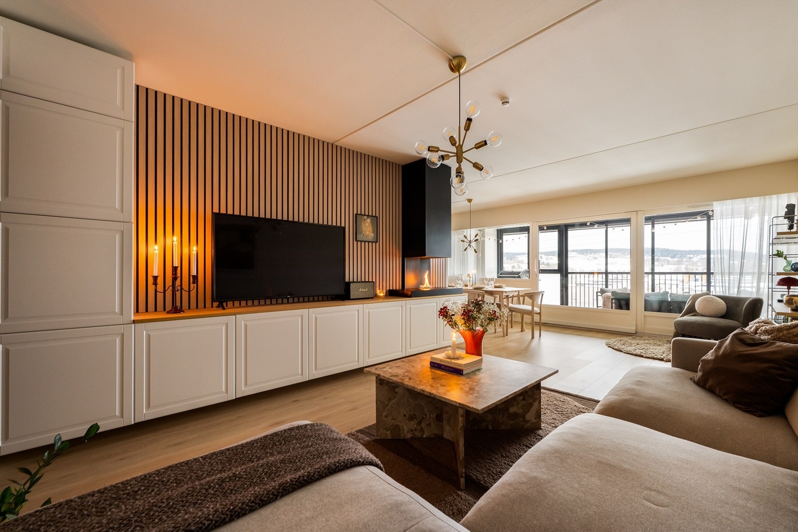 Emera eiendomsmegling v/Gina Granli (tlf. 99274052) har gleden av å presentere Alingsåsveien 45, en lekker og moderne 4-roms andelsleilighet! Foto: Frode Børud Galleribilde