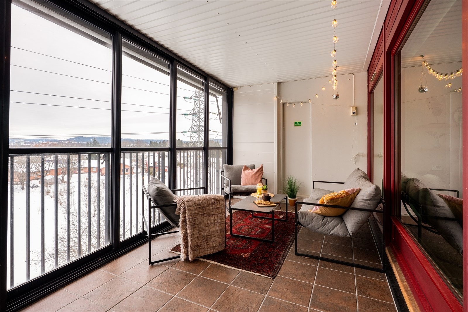 Balkongen har fritt utsyn uten innsyn. Galleribilde