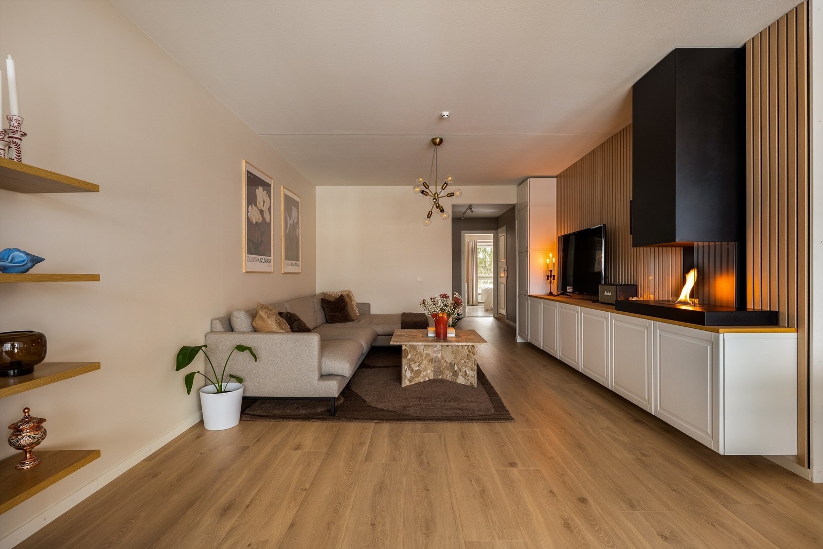 Leiligheten har tidsriktige farge- og materialvalg. Her kan du flytte rett inn! Galleribilde