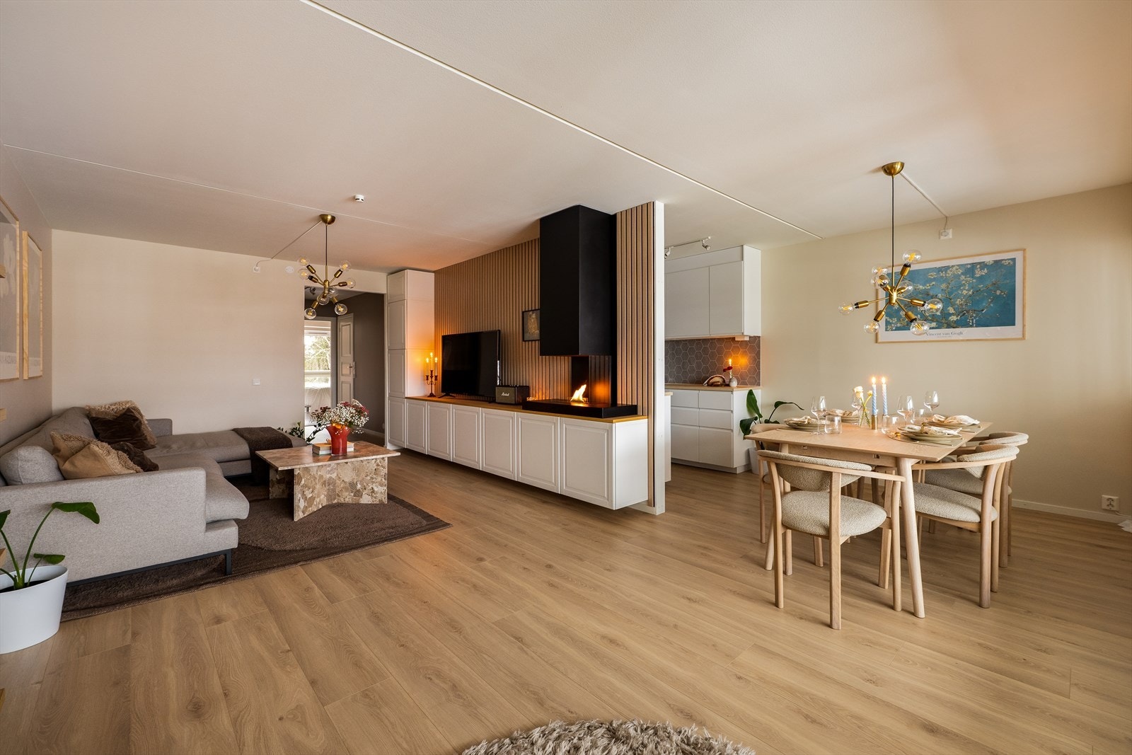 Denne leiligheten ligger i toppetasjen, og har en romslig og praktisk planløsning. Galleribilde