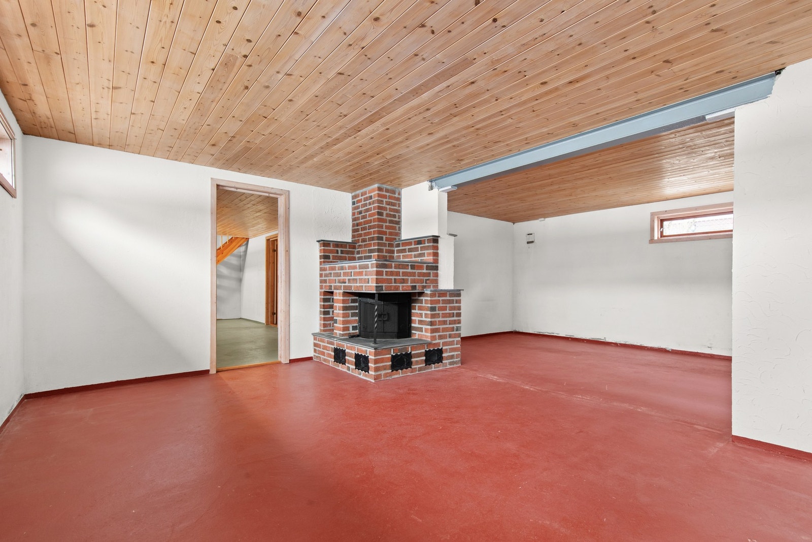 Stor kjeller tue i underetg Galleribilde