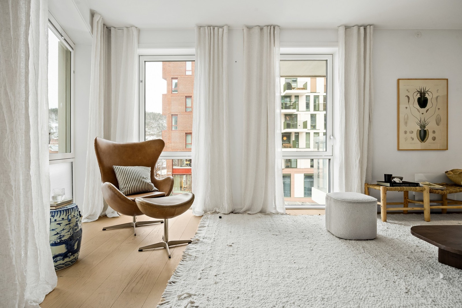 Leiligheten har en gjennomgående god standard og er smakfullt innredet. Galleribilde