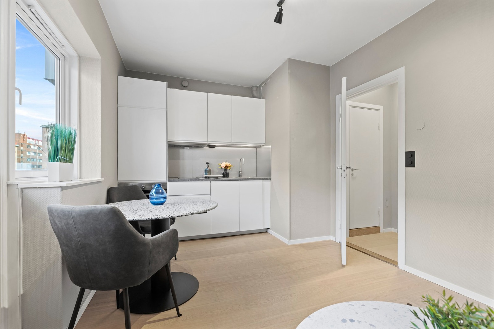 Det ble lagt tidsriktig énstavsgulv i 2025. Galleribilde