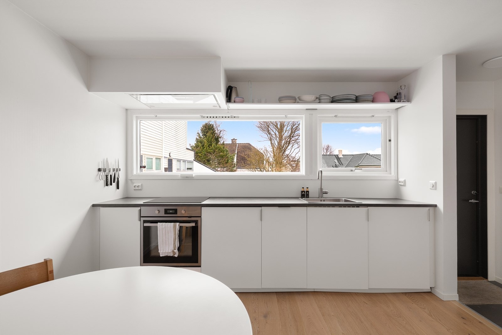 Pent, praktisk kjøkken Galleribilde