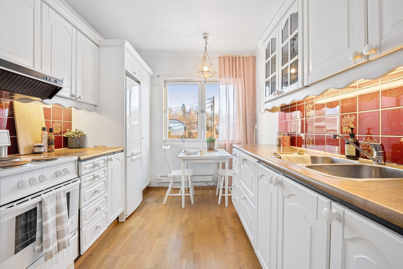 Kjøkken eldre innredning Galleribilde