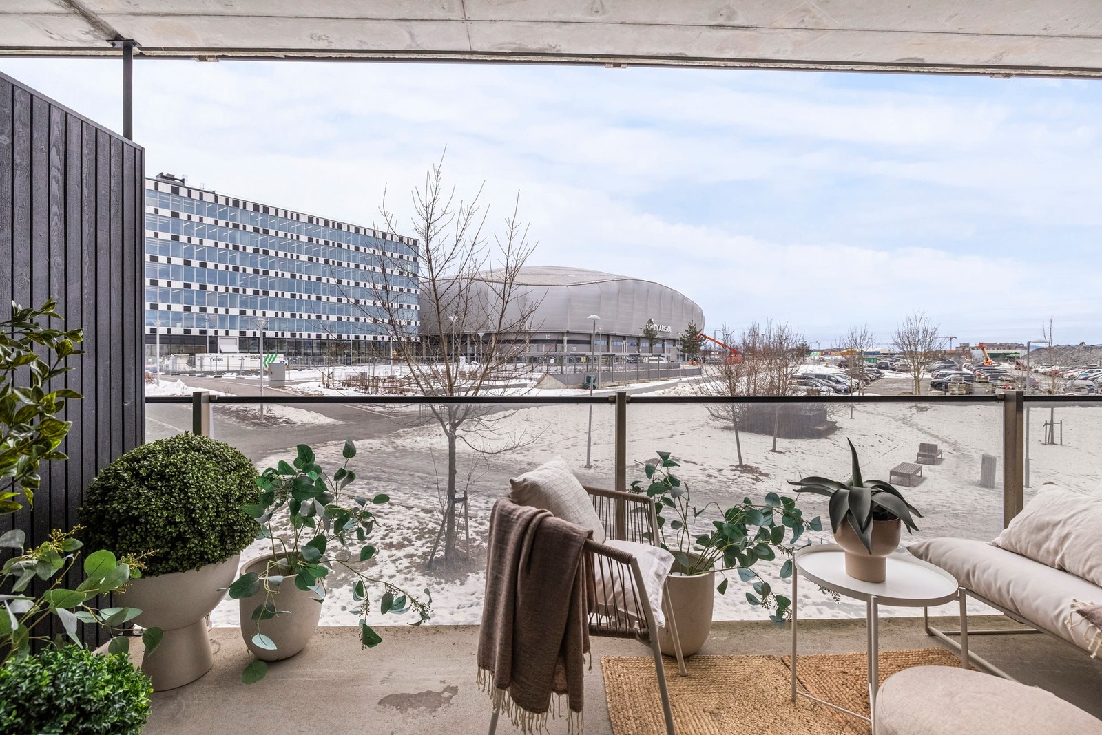 Koselig sydvendt balkong på ca. 10 kvm Galleribilde