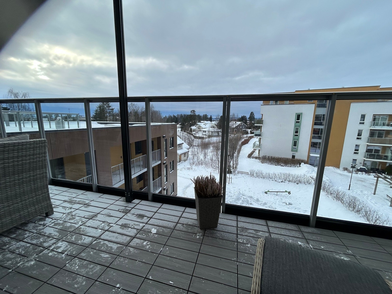 Plater på balkong ble byttet ut januar 2026. Galleribilde
