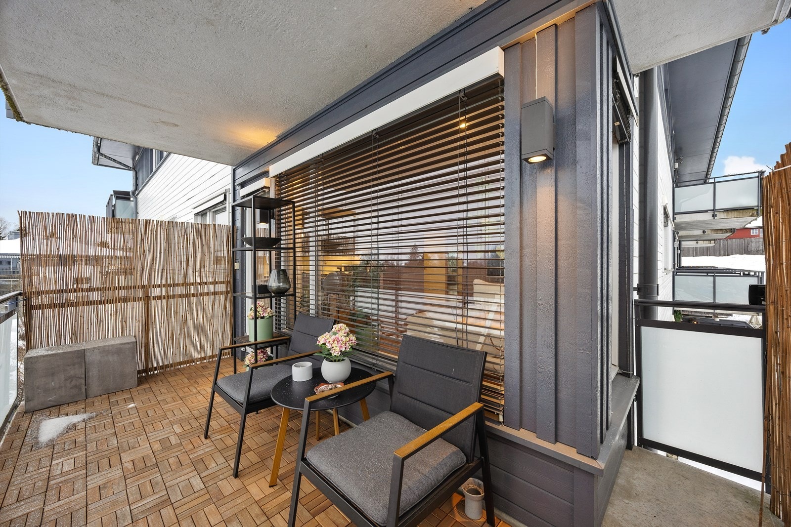 Her er det gode muligheter for å skape en privat og hyggelig uteplass. Galleribilde