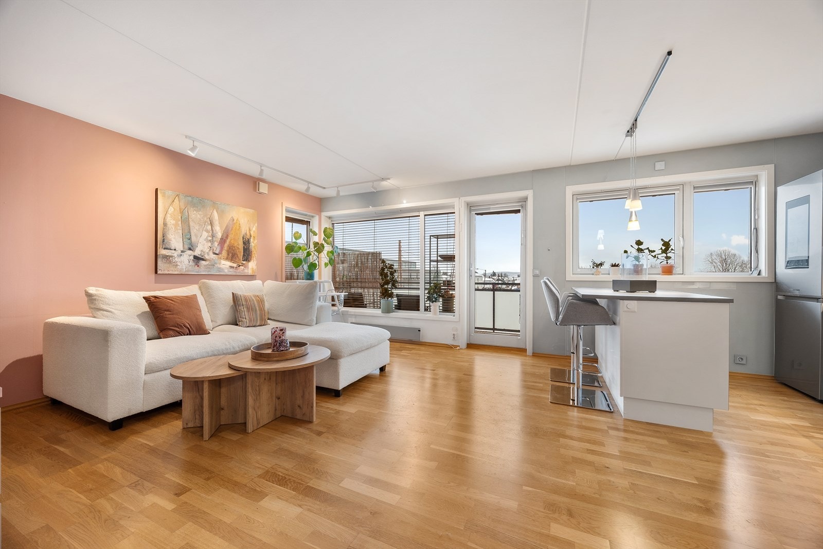 Awet Tella v/ EiendomsMegler 1 har gleden av å presentere Nybakveien 115! Galleribilde