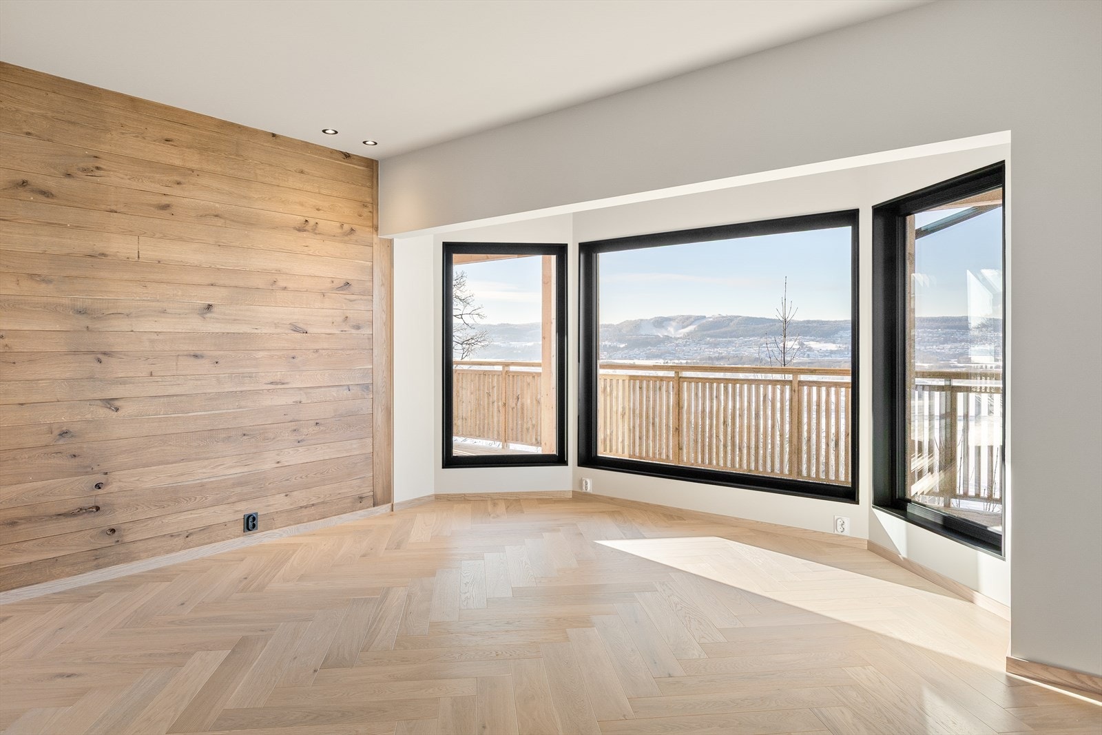 Det er en flott panoramautsikt mot Rælingsåsen og Lillestrøm sentrum. Galleribilde