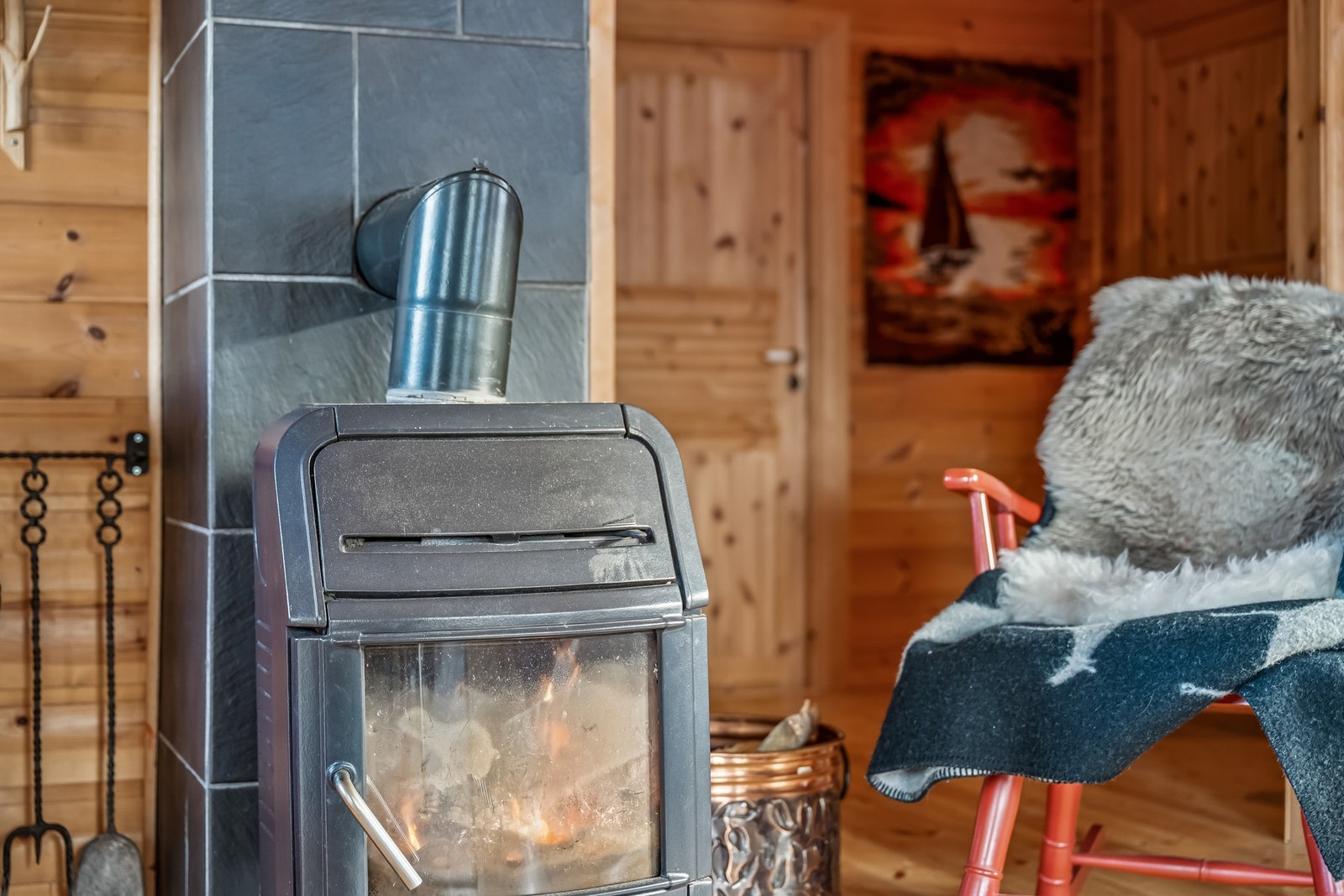 Oppvarming med vedfyring og naturlig ventilasjon Galleribilde