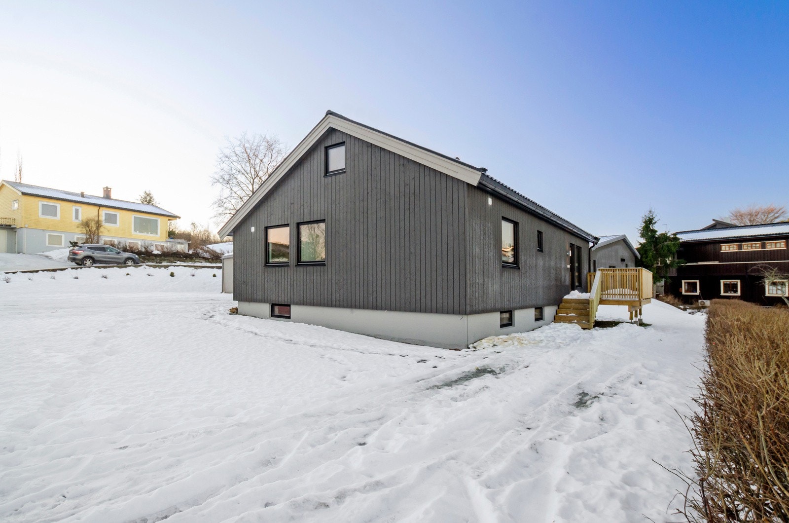 Boligen har ny kledning, er etterisolert mm. Galleribilde