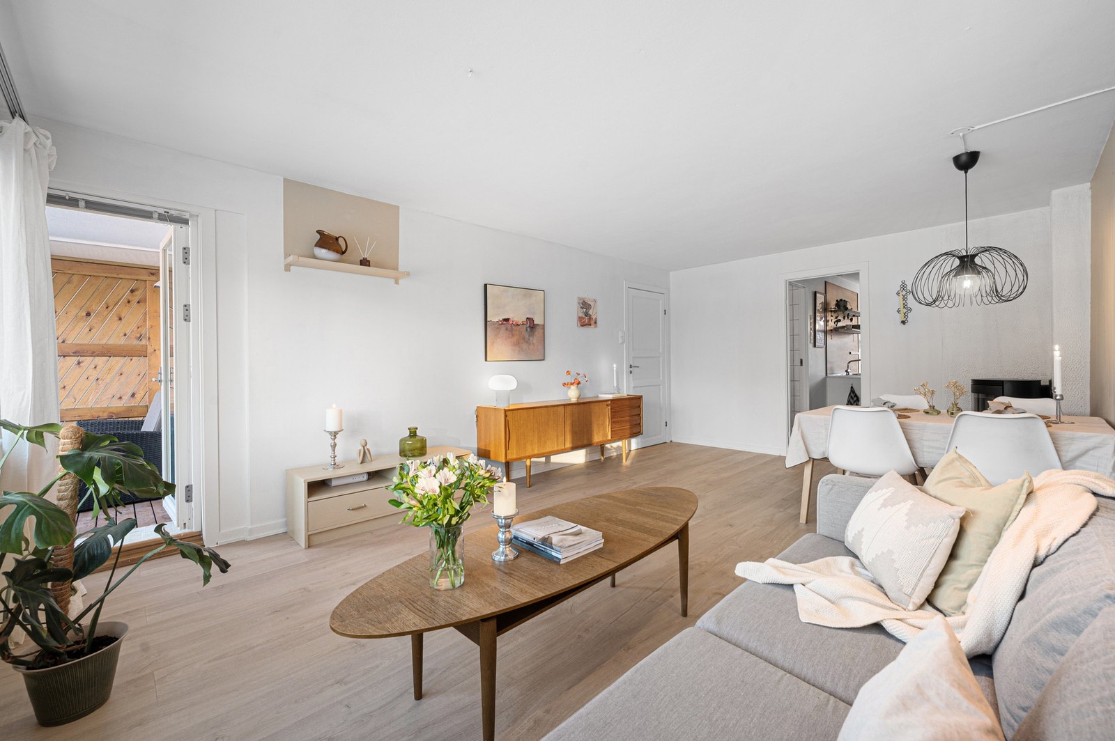 Fra stue har du direkte utgang til flott balkong. Galleribilde