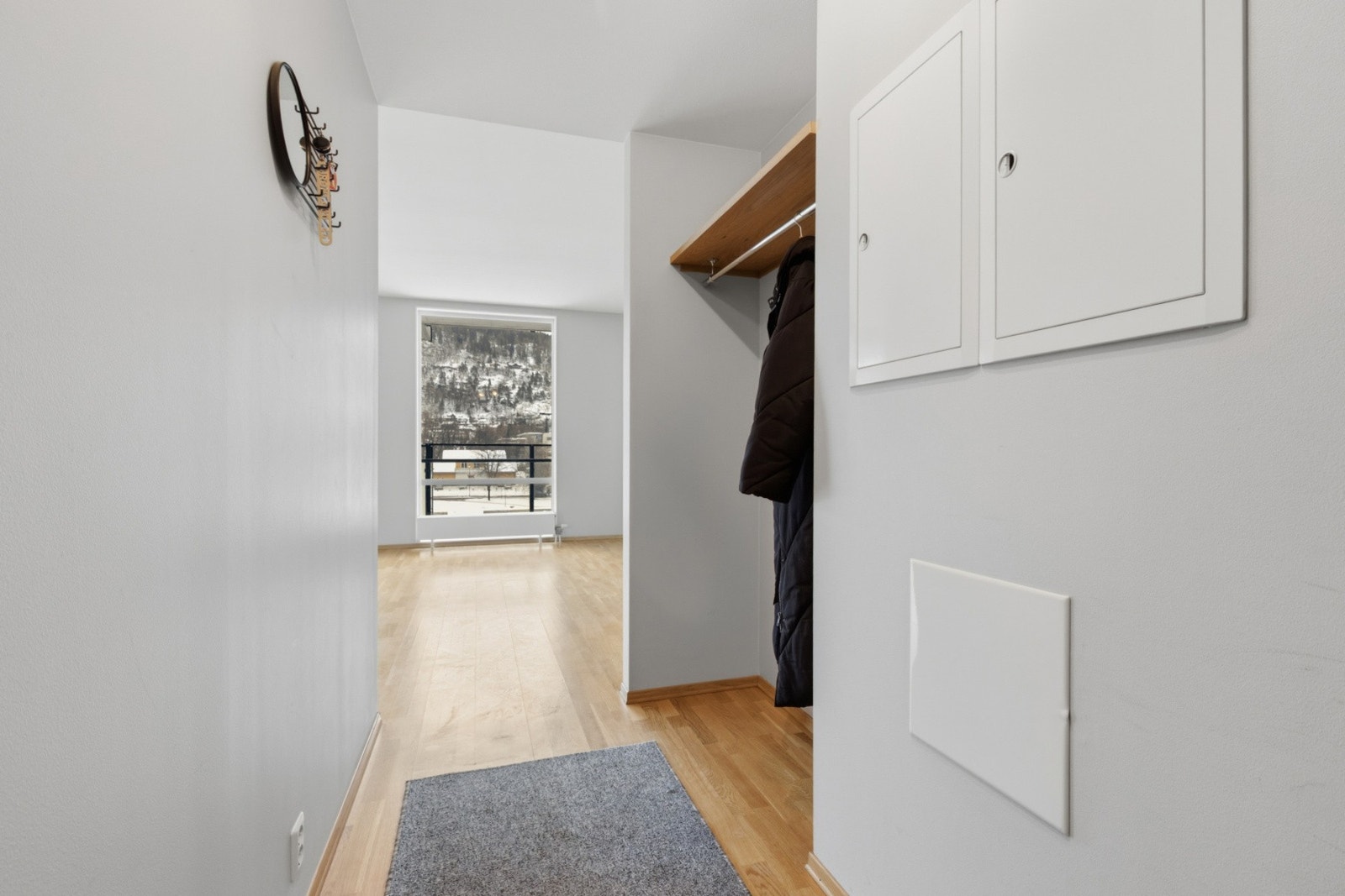 Her blir du ønsket velkommen i en lys og pen entré. Galleribilde