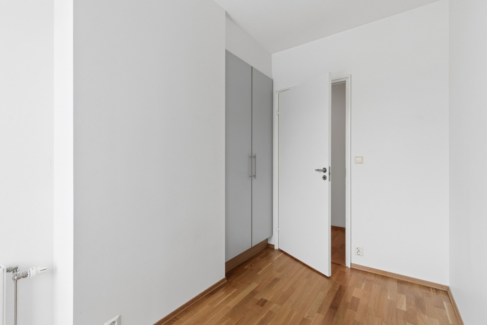 Oppbevaring i garderobeskap. Galleribilde