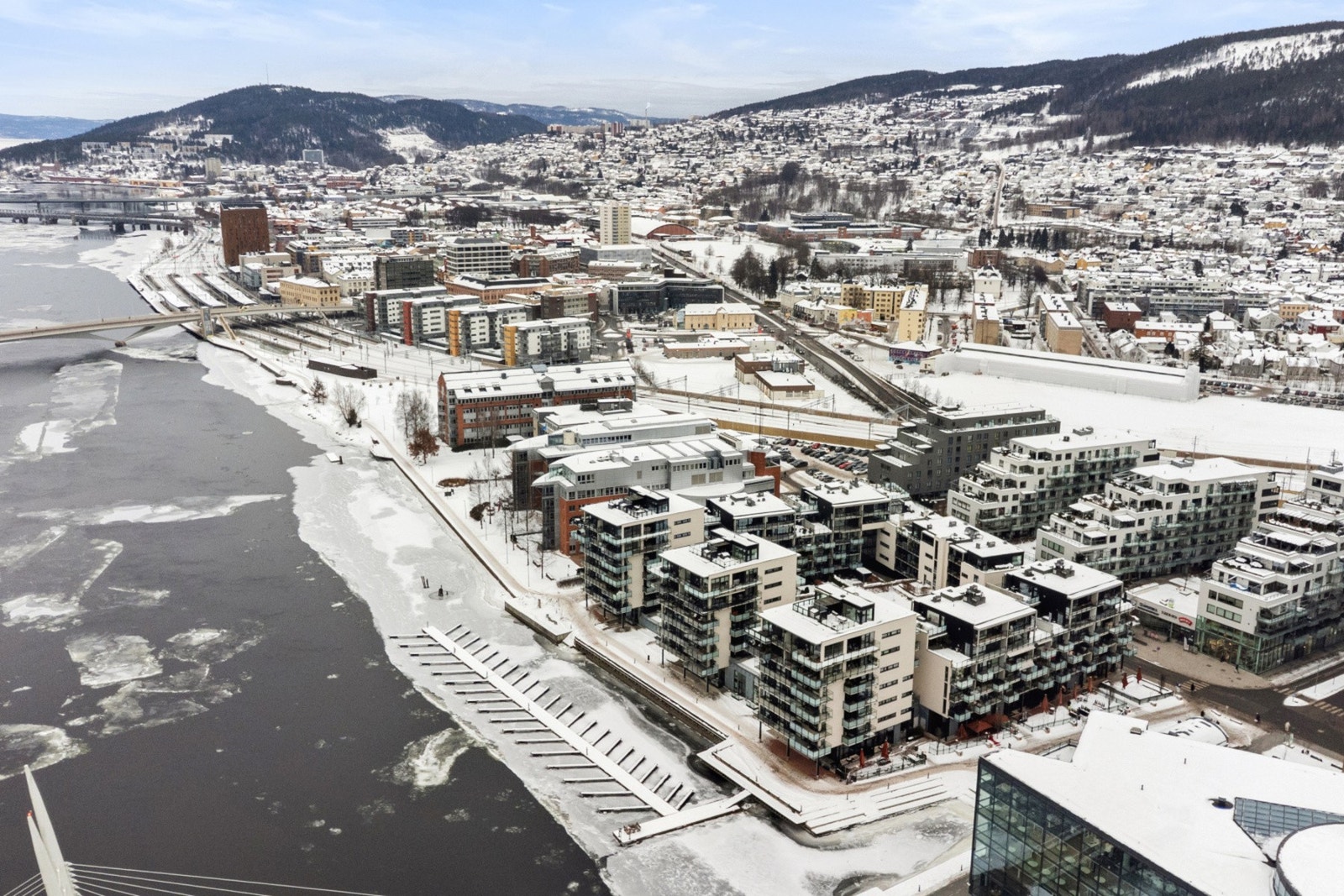Her er de fleste av byens servicetilbud i gangavstand. Galleribilde