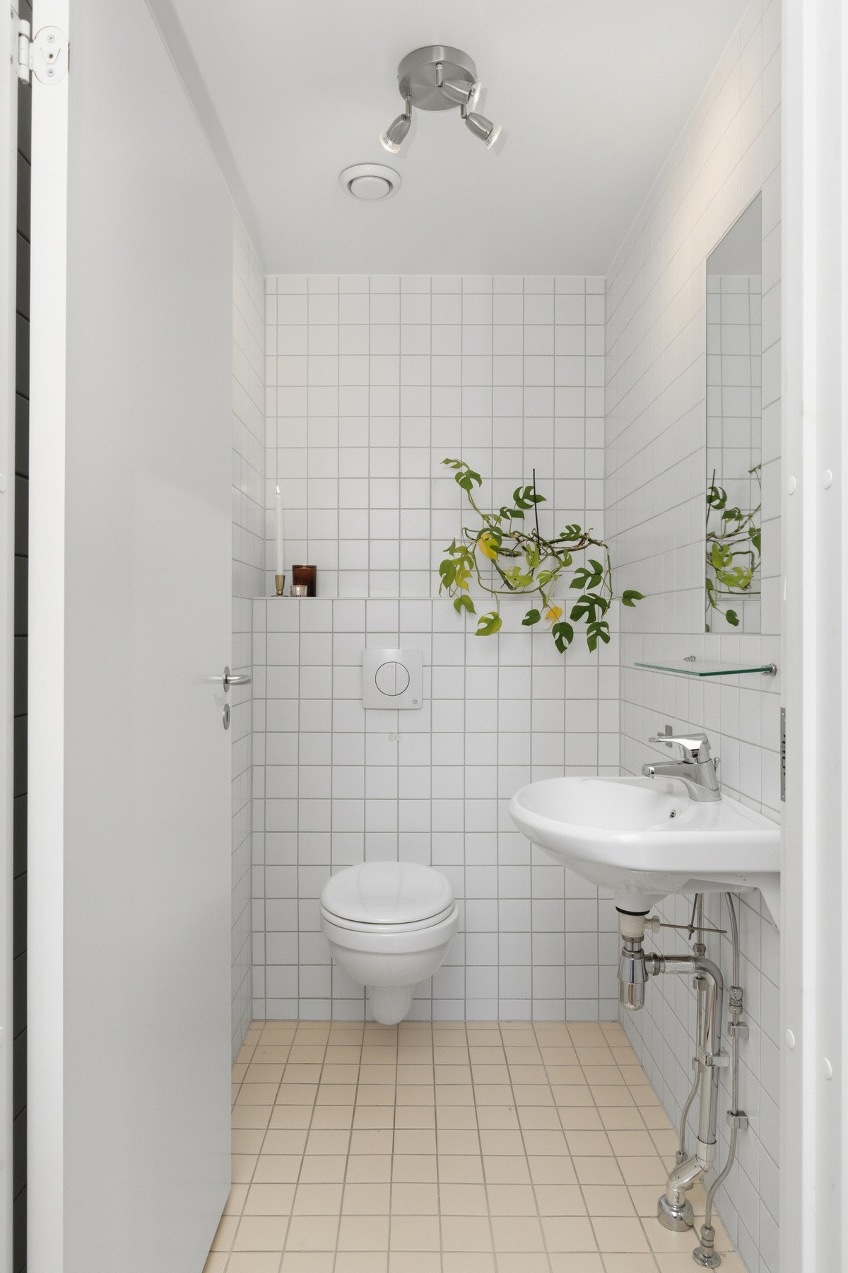 Flislagt toalettrom med varme i gulv. Galleribilde