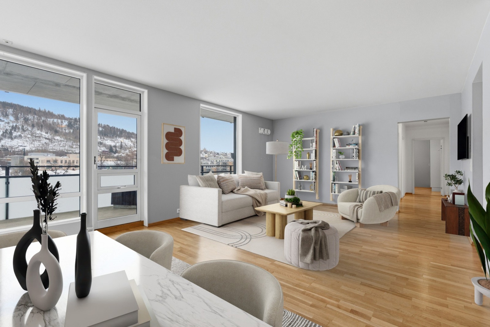 Stuen er svært romslig og har store vindusflater. Galleribilde