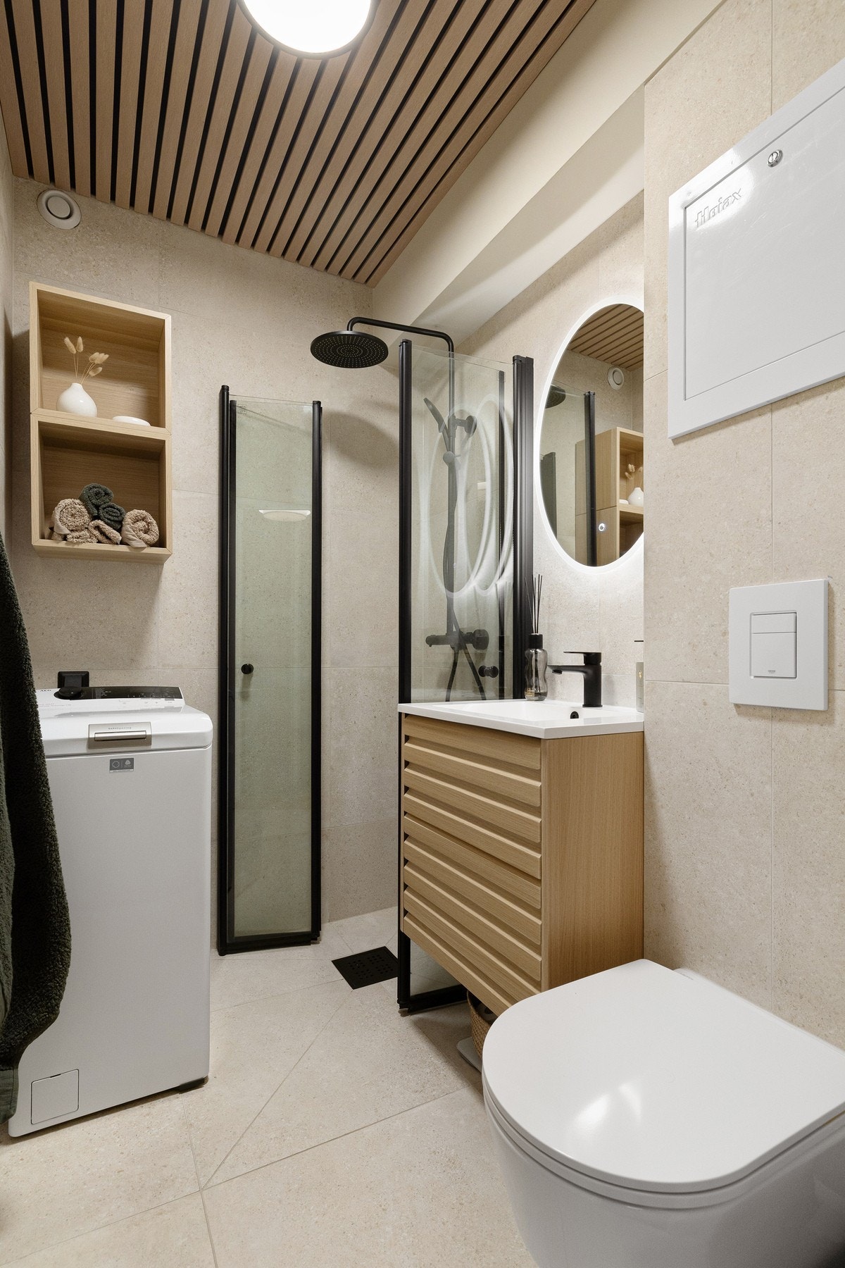 Behagelige varmekabler i gulv og opplegg for vaskemaskin. Galleribilde