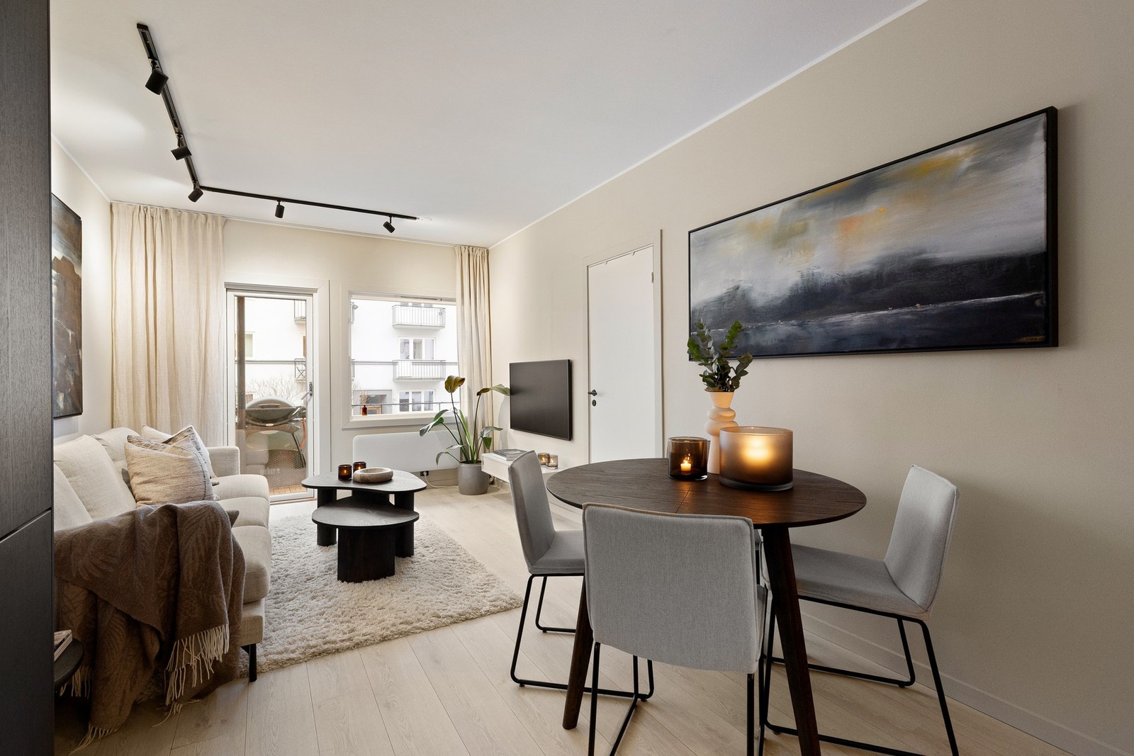 Påkostet 2-roms selveier med sydvendt balkong, generøs takhøyde og meget høy standard.
Foto:Aakermann Photography (André Aakermann) Galleribilde