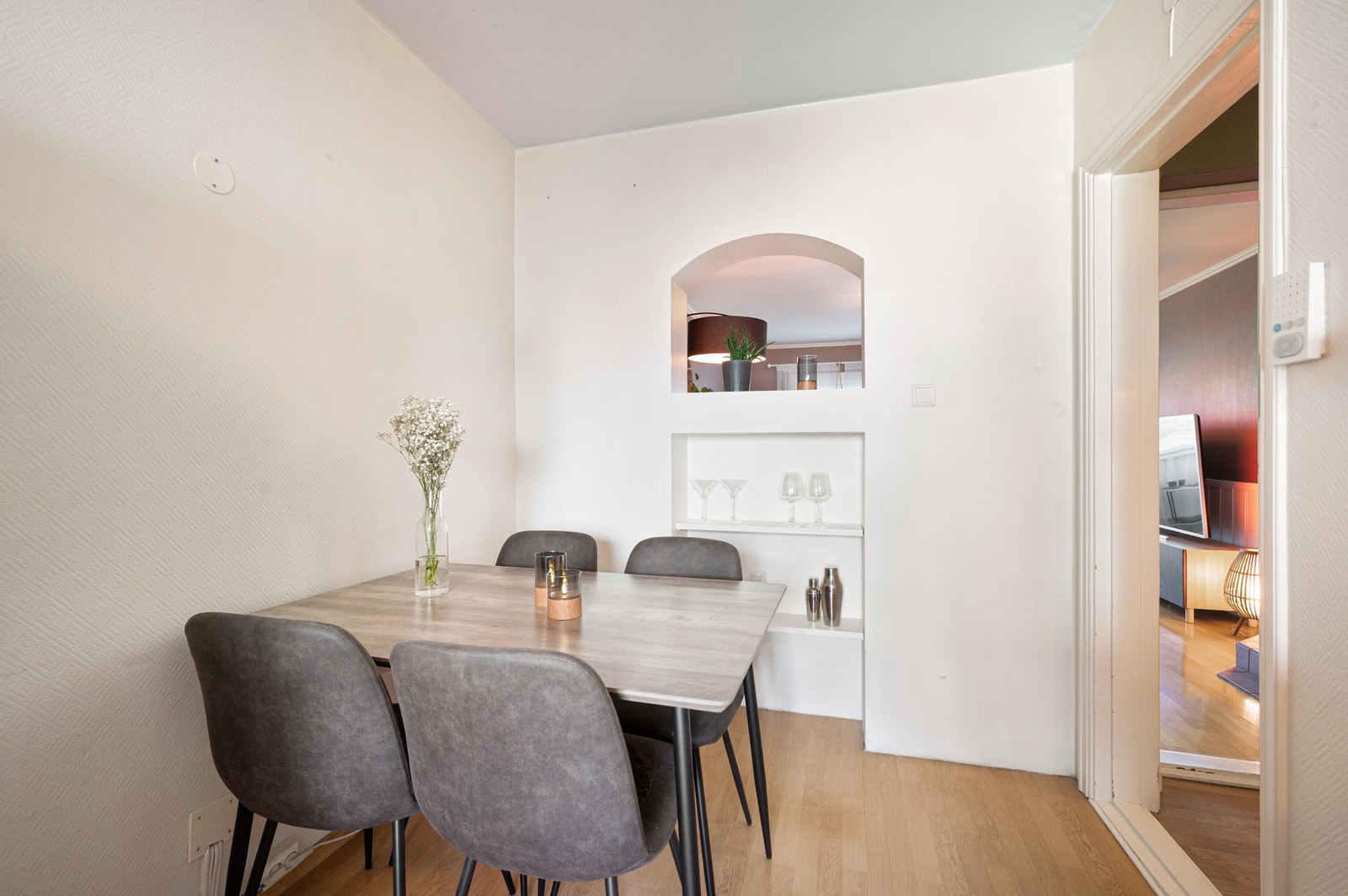 Spisesonen har fått sin naturlige plass ved kjøkkenet. Galleribilde