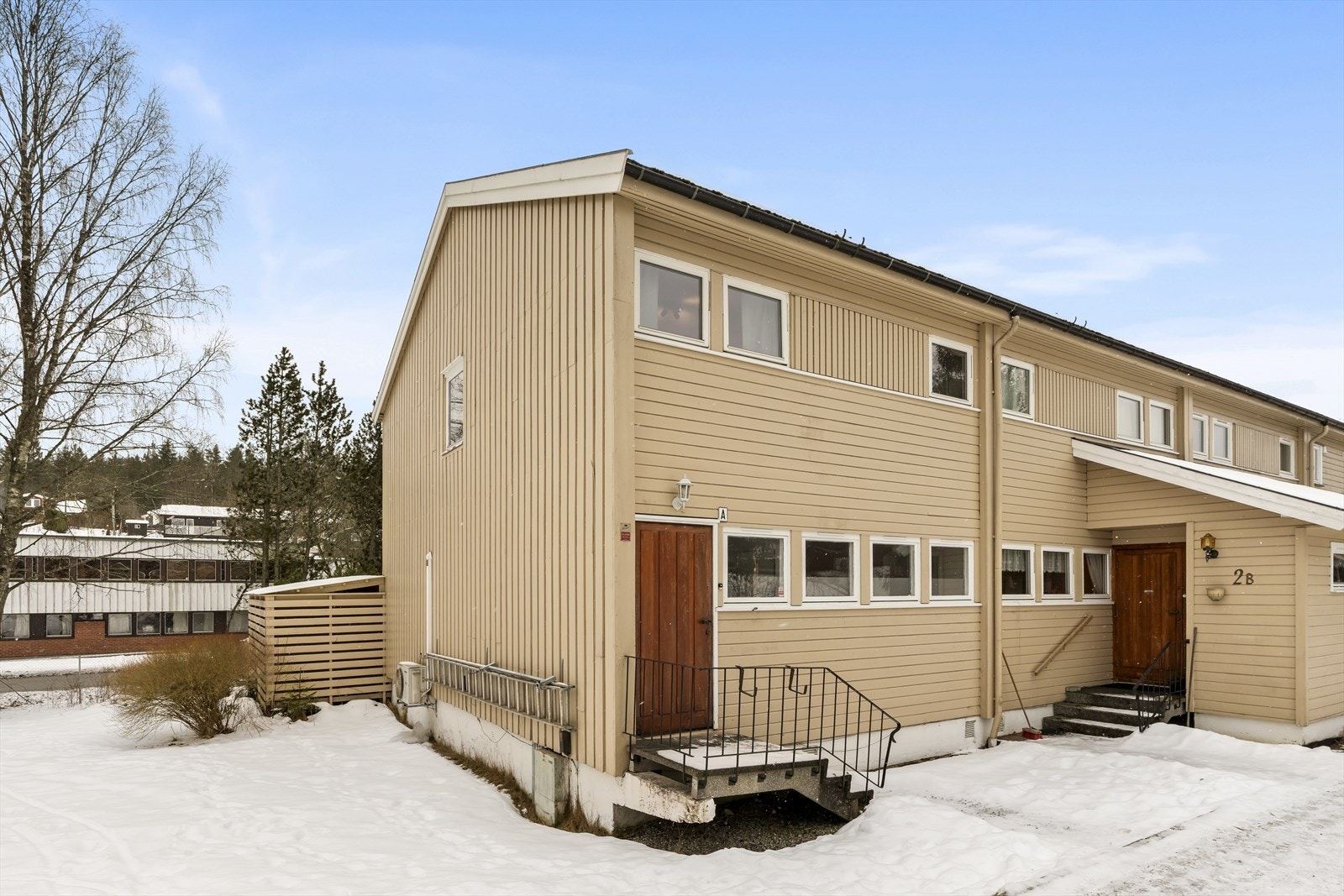 Eiendommen ligger i et barnevennlig, veletablert og sentralt boligområde på Siggerud. Galleribilde