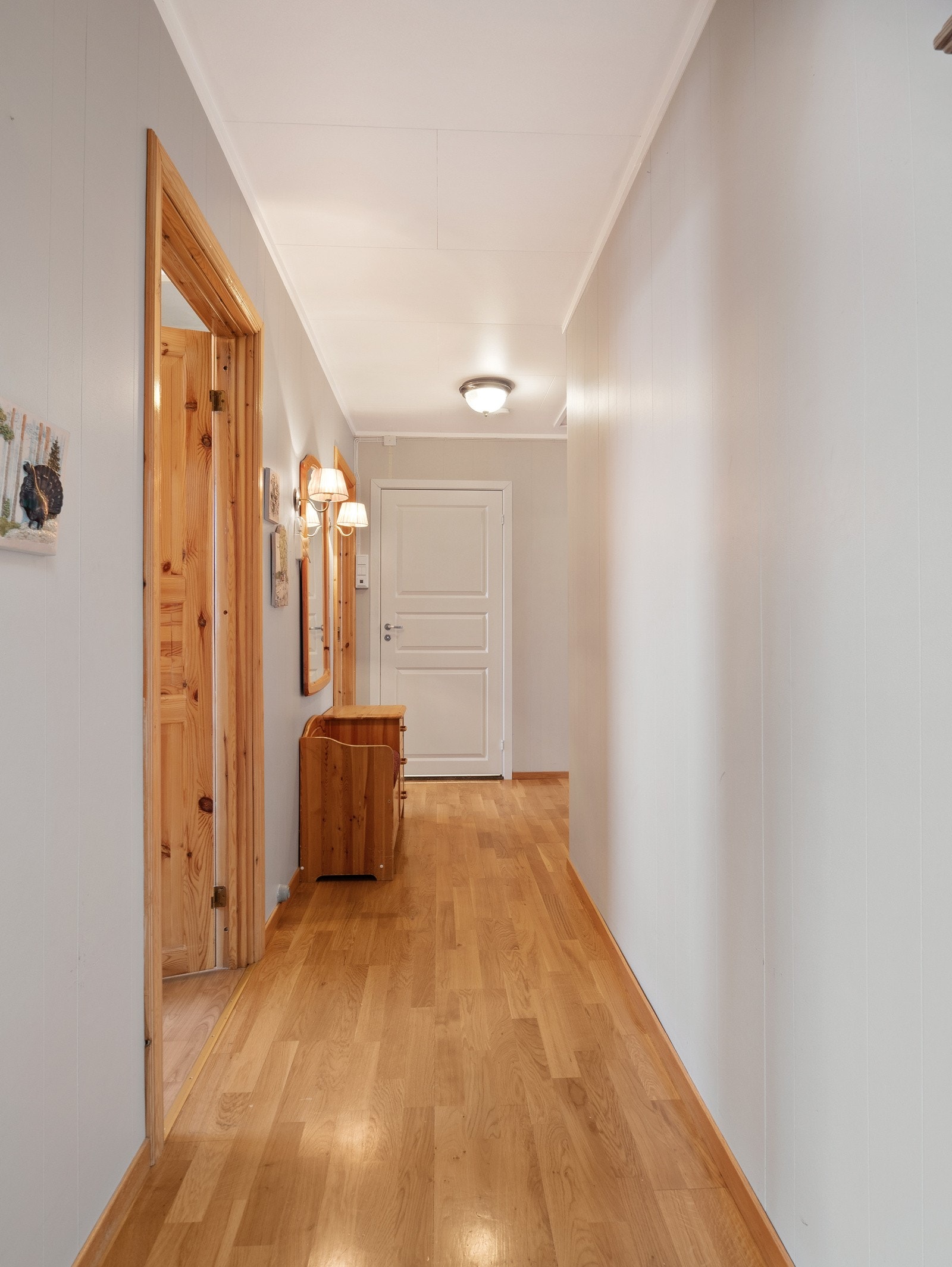 Gang mot soverom og baderom Galleribilde