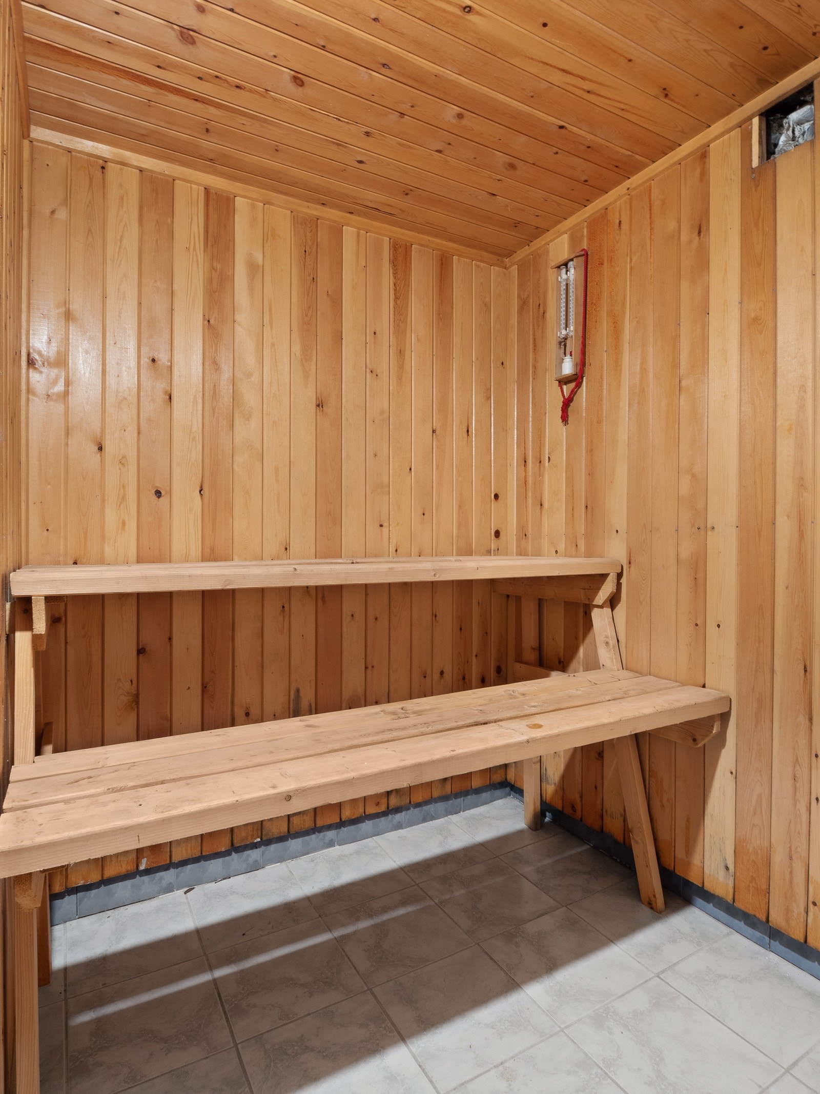 Det er godt med oppbevaringsplass i flere boder Galleribilde